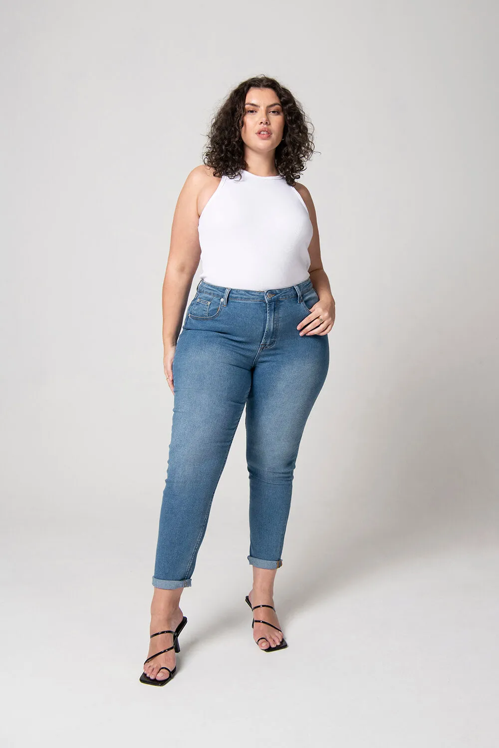 Curve Slim Fit Mom Jeans - Mid Blue