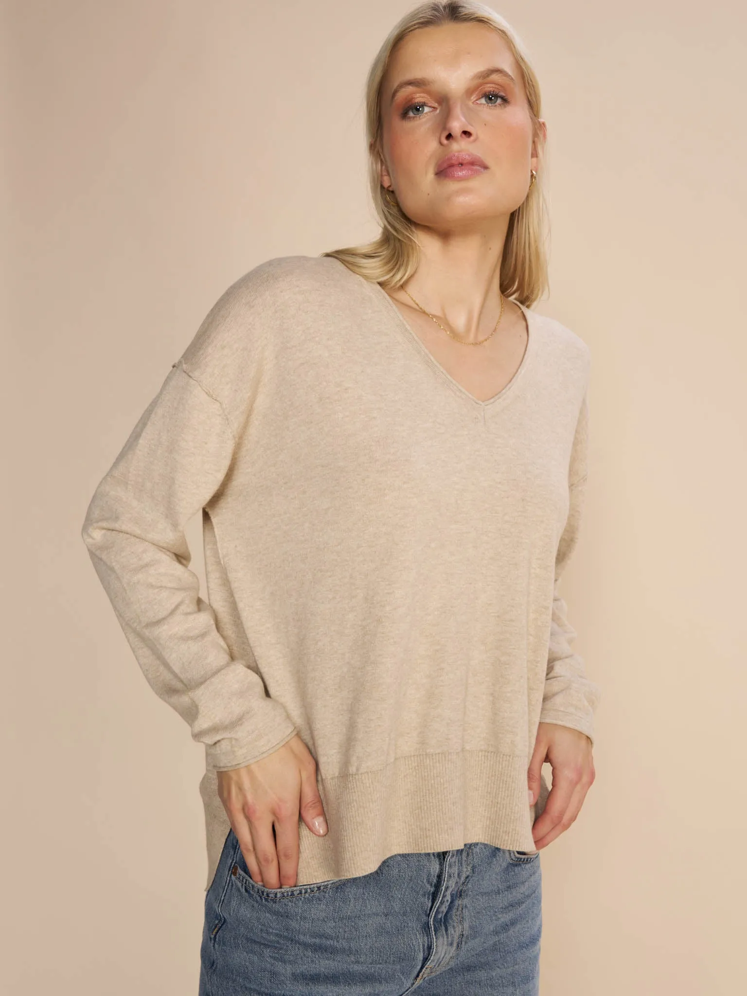 MMTani V-neck Knit