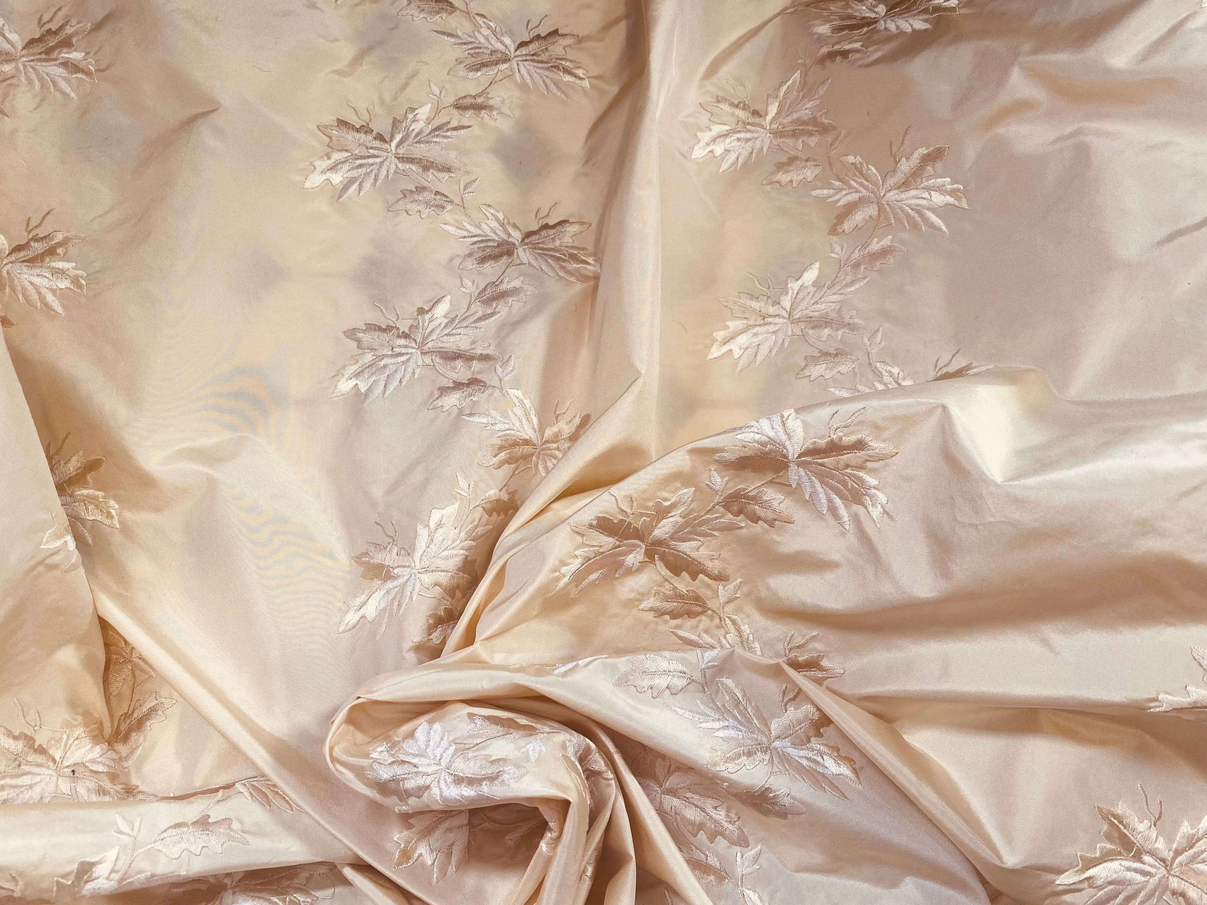 NEW Queen Lafayette Novelty Couture 100% Silk Taffeta Embroidered Leaf Motif Fabric Cream