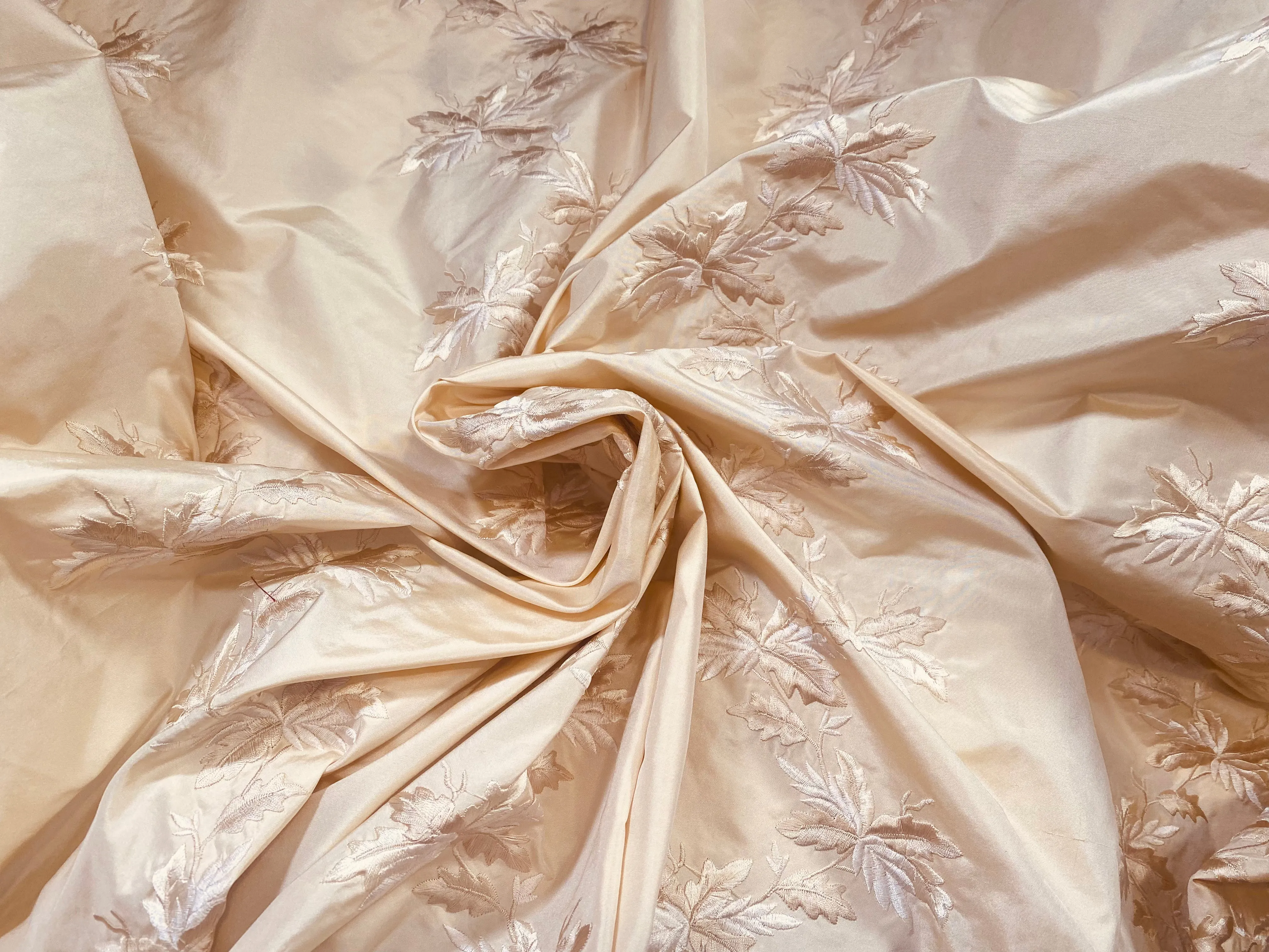 NEW Queen Lafayette Novelty Couture 100% Silk Taffeta Embroidered Leaf Motif Fabric Cream